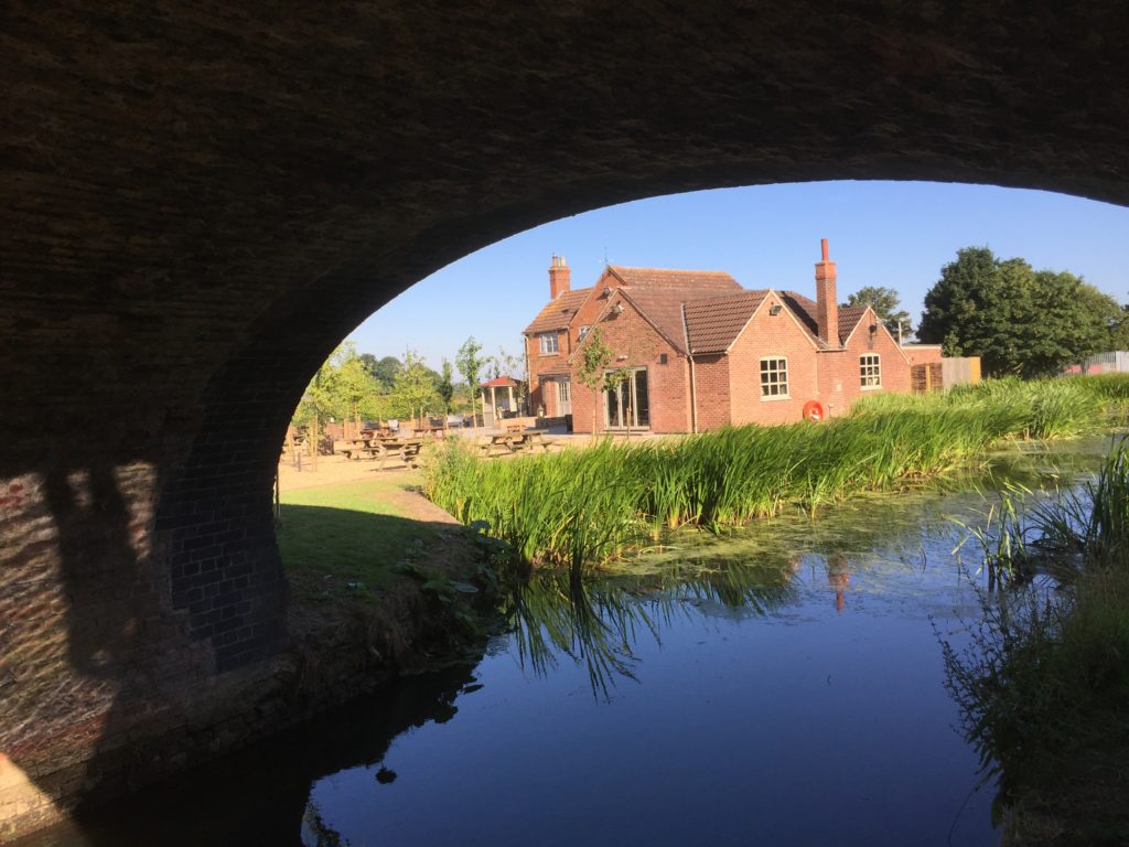 grantham-canal-dirty-duck-1